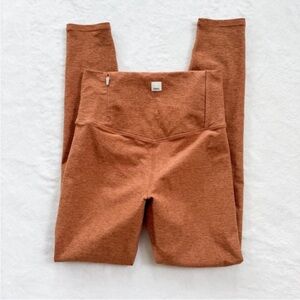 Vuori Daily Legging High Rise Rust 7/8 Suede Soft Hidden Pocket Athleisure XS